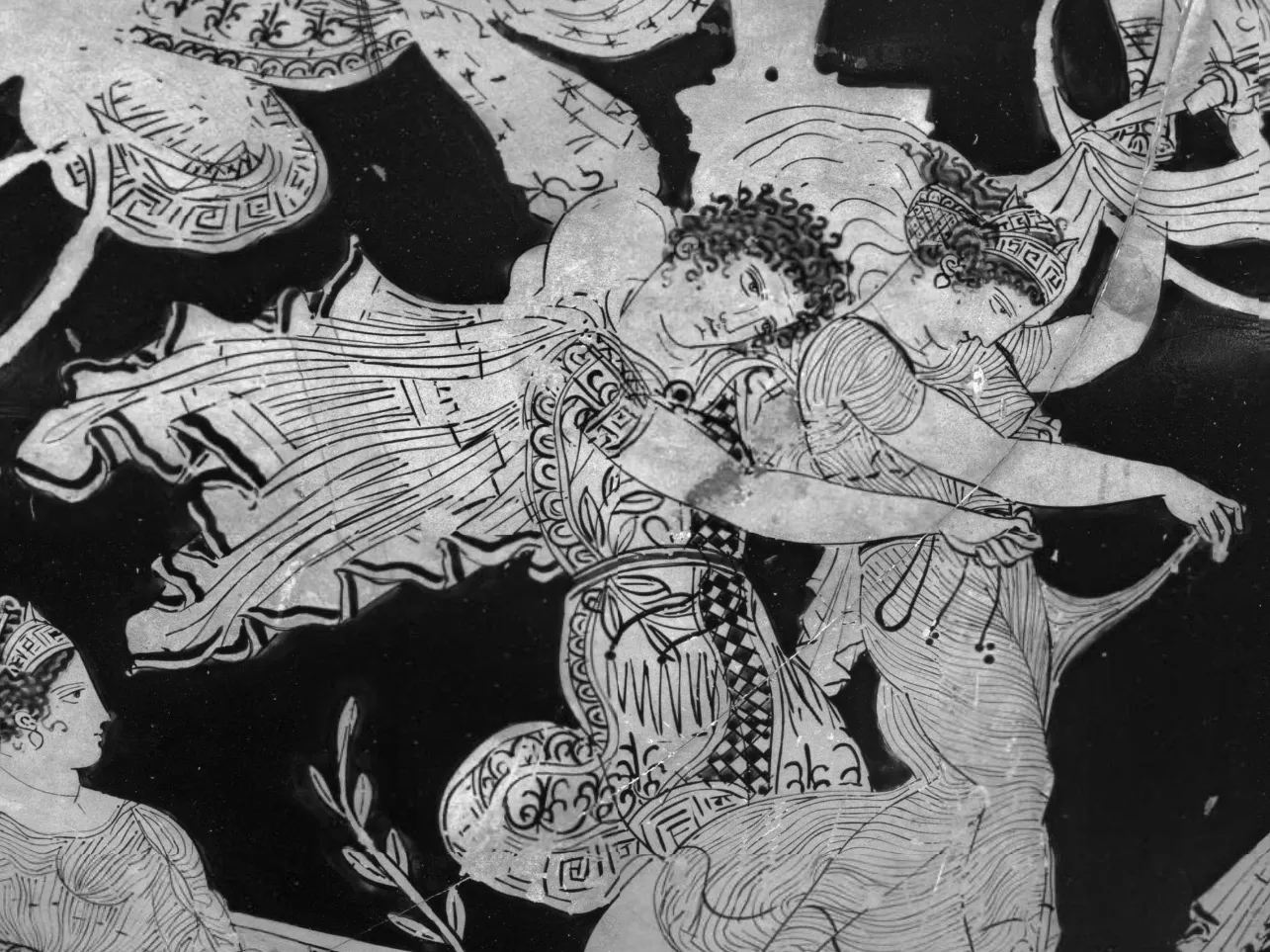 The Meidias Painter, red-figure hydria, ca. 420–400 BCE. London, The British Museum. Detail showing the abduction of Eriphyle, one of the daughters of Leukippos, by Kantor.